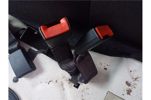 Recambio de anclaje cinturon trasero izquierdo para fiat ii panda (169) 1.2 referencia OEM IAM 735364325  