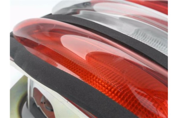 Recambio de piloto trasero derecho para fiat brava (182) 1.6 16v / 16v 100 sx referencia OEM IAM 37200748D  