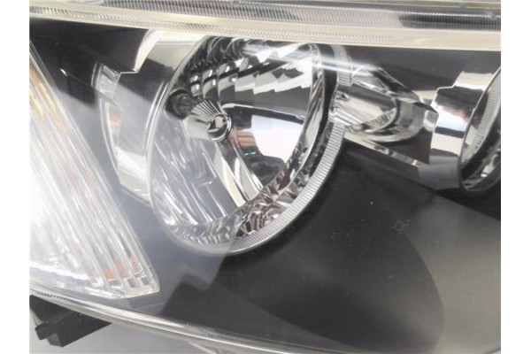 Recambio de faro delantero dcho para mitsubishi outlander (cw0) 2.0 di-d intense referencia OEM IAM 8301A160  