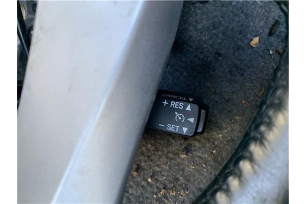 Recambio de volante para toyota prius (zvw30) 1.8 hybrid referencia OEM IAM 4510047130C0  