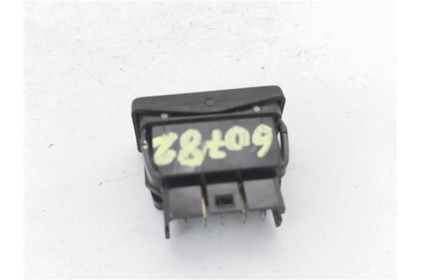 Recambio de mando elevalunas delantero izquierdo para citroen saxo 1.5 d referencia OEM IAM 6552TA  
