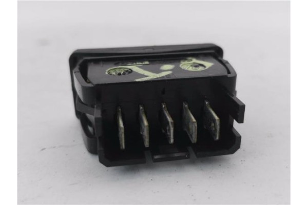 Recambio de mando elevalunas delantero izquierdo para citroen saxo 1.5 d referencia OEM IAM 6552TA  