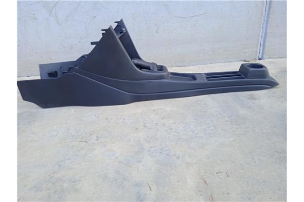 Recambio de embellecedor consola central para volkswagen polo v (6r1) 1.4 advance referencia OEM IAM   