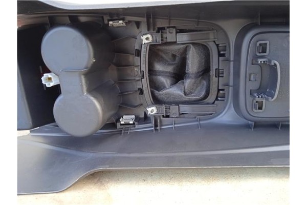 Recambio de embellecedor consola central para volkswagen polo v (6r1) 1.4 advance referencia OEM IAM   