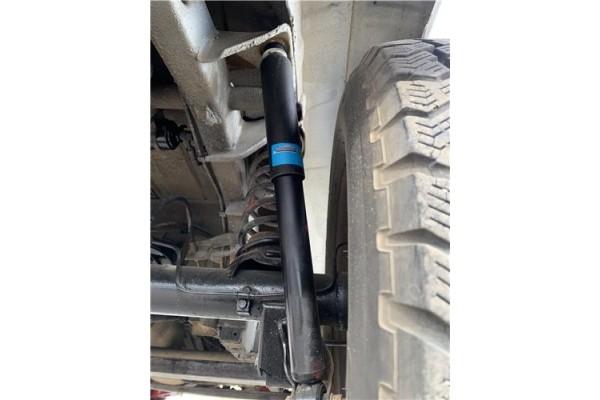 Recambio de amortiguador trasero derecho para suzuki vitara (se/sf/et) 1.6 i 16v (et, ta02) referencia OEM IAM 41700A60A01  