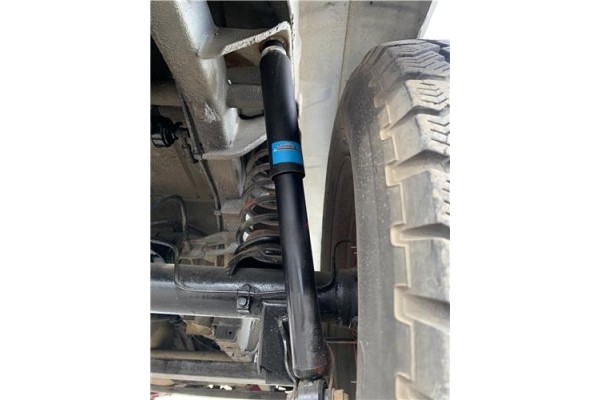 Recambio de amortiguador trasero derecho para suzuki vitara (se/sf/et) 1.6 i 16v (et, ta02) referencia OEM IAM 41700A60A01  