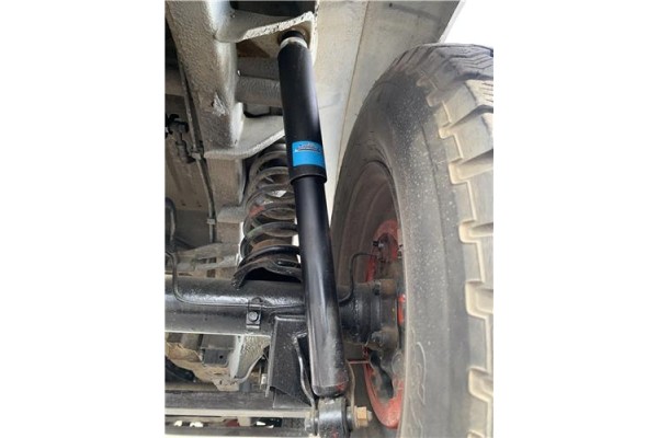 Recambio de amortiguador trasero derecho para suzuki vitara (se/sf/et) 1.6 i 16v (et, ta02) referencia OEM IAM 41700A60A01  