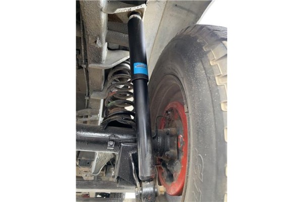 Recambio de amortiguador trasero derecho para suzuki vitara (se/sf/et) 1.6 i 16v (et, ta02) referencia OEM IAM 41700A60A01  