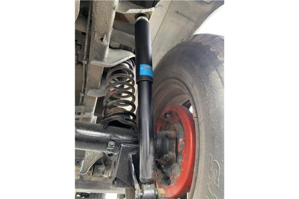 Recambio de amortiguador trasero derecho para suzuki vitara (se/sf/et) 1.6 i 16v (et, ta02) referencia OEM IAM 41700A60A01  