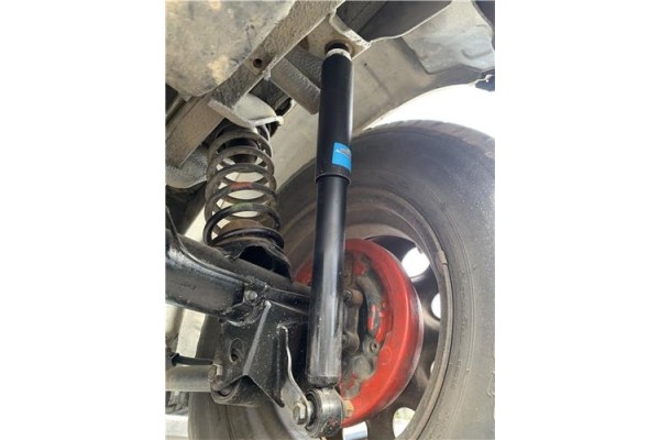 Recambio de amortiguador trasero derecho para suzuki vitara (se/sf/et) 1.6 i 16v (et, ta02) referencia OEM IAM 41700A60A01  