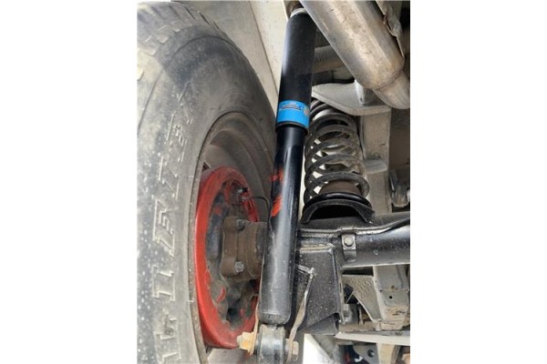 Recambio de amortiguador trasero izquierdo para suzuki vitara (se/sf/et) 1.6 i 16v (et, ta02) referencia OEM IAM 41700A60A01  