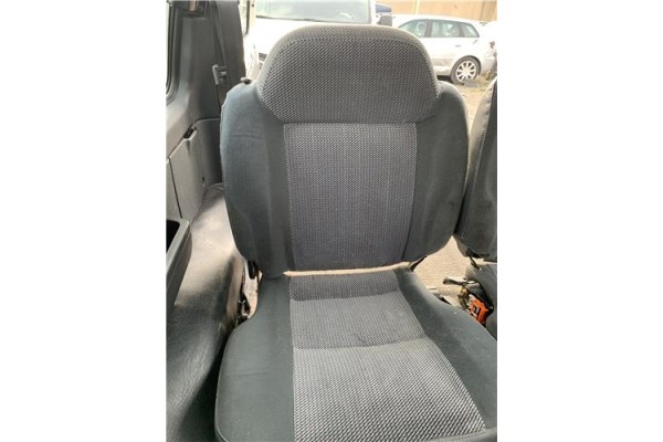 Recambio de asientos trasero derecho para suzuki vitara (se/sf/et) 1.6 i 16v (et, ta02) referencia OEM IAM 8700163A11  