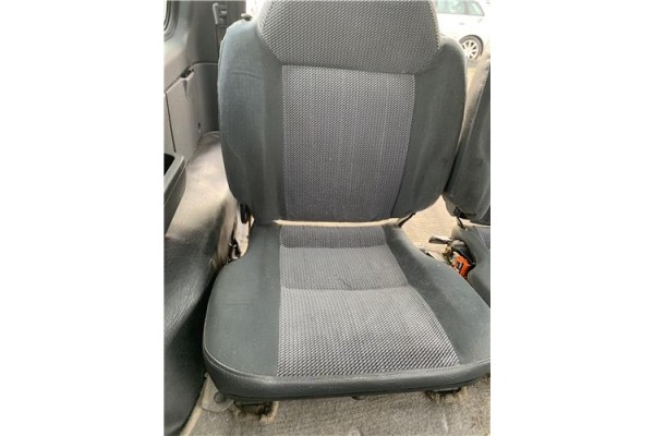 Recambio de asientos trasero derecho para suzuki vitara (se/sf/et) 1.6 i 16v (et, ta02) referencia OEM IAM 8700163A11  