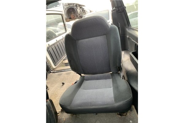 Recambio de asientos trasero izquierdo para suzuki vitara (se/sf/et) 1.6 i 16v (et, ta02) referencia OEM IAM 87002D60A10  