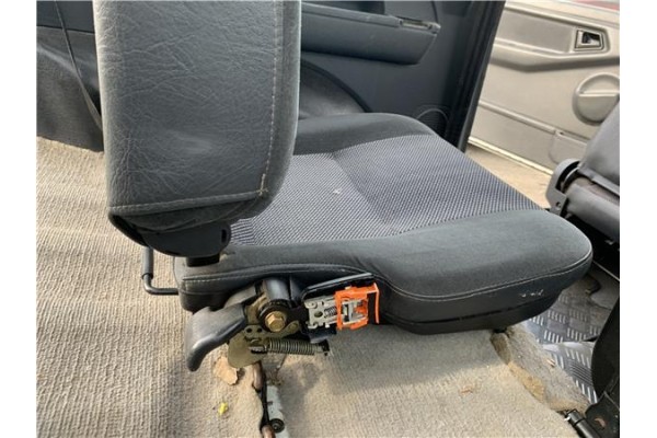 Recambio de asientos trasero izquierdo para suzuki vitara (se/sf/et) 1.6 i 16v (et, ta02) referencia OEM IAM 87002D60A10  