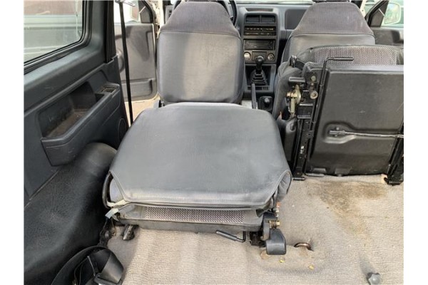Recambio de asientos trasero izquierdo para suzuki vitara (se/sf/et) 1.6 i 16v (et, ta02) referencia OEM IAM 87002D60A10  