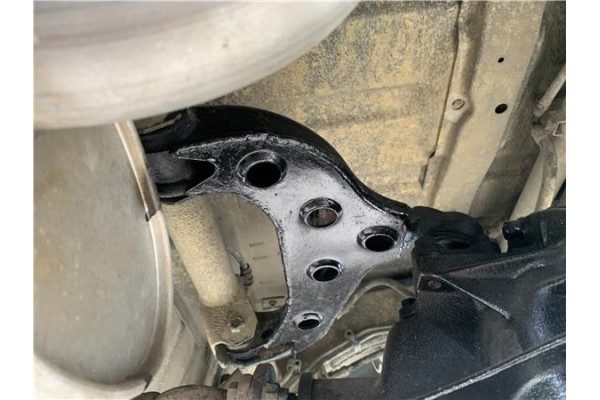 Recambio de brazo superior derecho suspension trasero para suzuki vitara (se/sf/et) 1.6 i 16v (et, ta02) referencia OEM IAM 4620