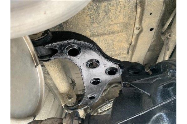 Recambio de brazo superior derecho suspension trasero para suzuki vitara (se/sf/et) 1.6 i 16v (et, ta02) referencia OEM IAM 4620