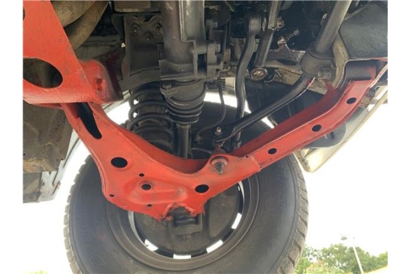 Recambio de brazo suspension delantero izquierdo para suzuki vitara (se/sf/et) 1.6 i 16v (et, ta02) referencia OEM IAM 4520256B0