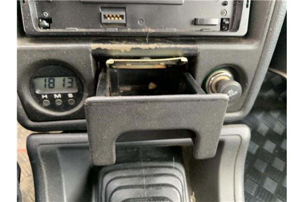 Recambio de cenicero para suzuki vitara (se/sf/et) 1.6 i 16v (et, ta02) referencia OEM IAM 8981060A10  