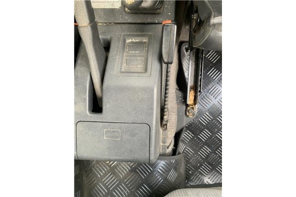 Recambio de consola para suzuki vitara (se/sf/et) 1.6 i 16v (et, ta02) referencia OEM IAM 7392160A10  