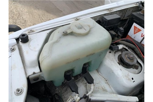 Recambio de deposito limpiaparabrisas para suzuki vitara (se/sf/et) 1.6 i 16v (et, ta02) referencia OEM IAM 38450A61A00  