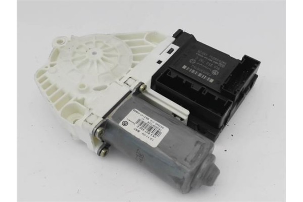 Recambio de motor elevalunas trasero derecho para volkswagen golf v (1k1) 2.0 fsi referencia OEM IAM   