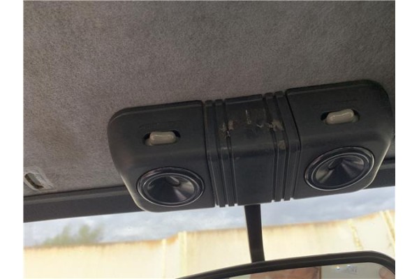 Recambio de luz delantero central techo para suzuki vitara (se/sf/et) 1.6 i 16v (et, ta02) referencia OEM IAM 3623060A20  