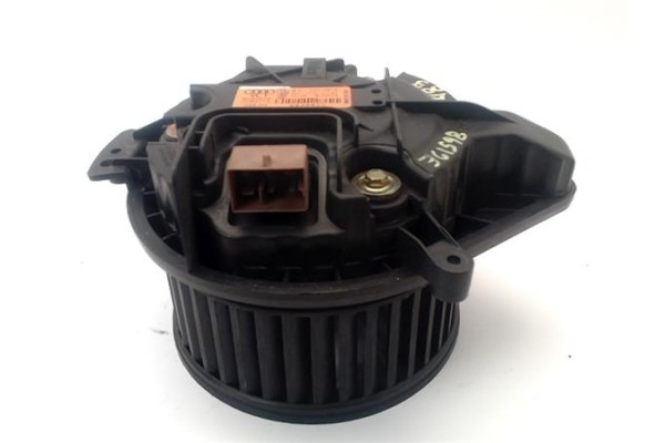 Recambio de motor calefaccion para audi a4 avant (8e) 1.9 tdi (96kw) referencia OEM IAM   