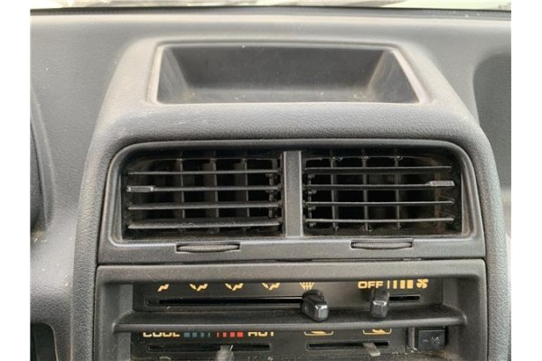 Recambio de rejilla entrada de aire para suzuki vitara (se/sf/et) 1.6 i 16v (et, ta02) referencia OEM IAM 7361060A10  