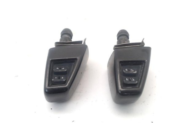 Recambio de eyector lavafaros izquierdo para bmw serie x3 (e83) 3.0i referencia OEM IAM   