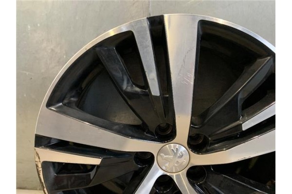 Recambio de llanta para peugeot 3008 1.6 pure tech referencia OEM IAM 98096873XS  