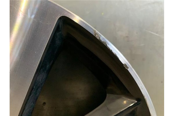 Recambio de llanta para peugeot 3008 1.6 pure tech referencia OEM IAM 98096873XS  