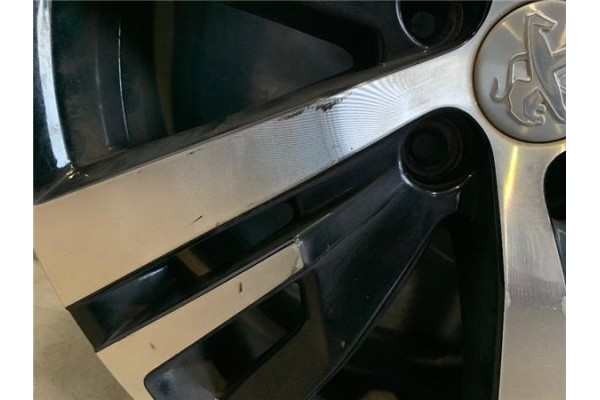 Recambio de llanta para peugeot 3008 1.6 pure tech referencia OEM IAM 98096873XS  