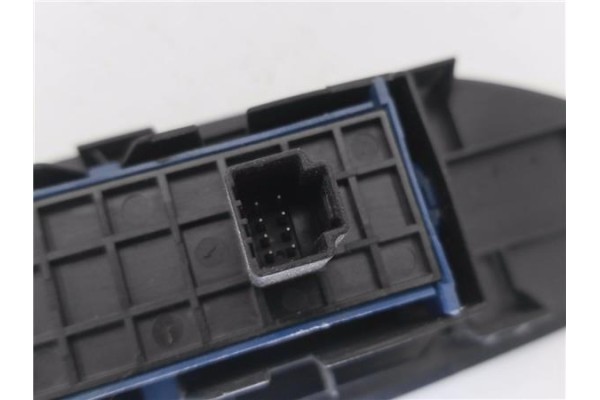 Recambio de mando elevalunas delantero derecho para toyota verso (aur2/zgr2) 2.0 d-4d referencia OEM IAM 742310F040  