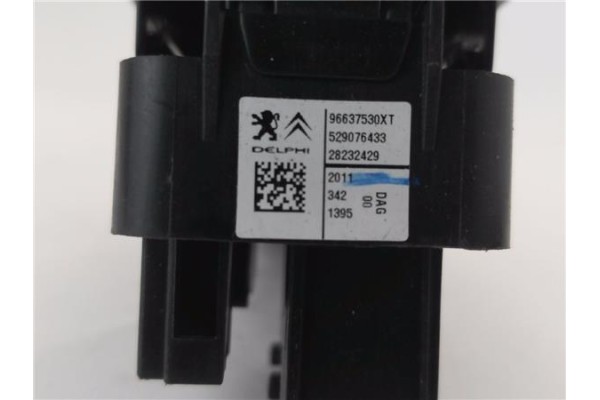Recambio de mando elevalunas delantero izquierdo para citroen c3 1.4 attraction referencia OEM IAM 96637580XT 529076433 
