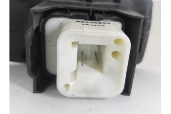 Recambio de mando elevalunas delantero derecho para mitsubishi montero (v60/v70) 3.2 di-d (v68w, v78w) referencia OEM IAM MR4456