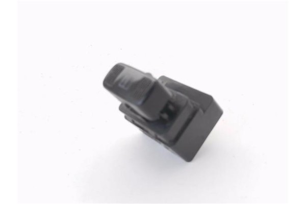 Recambio de mando elevalunas delantero derecho para kia carnival 2.9 td referencia OEM IAM 621W04960  