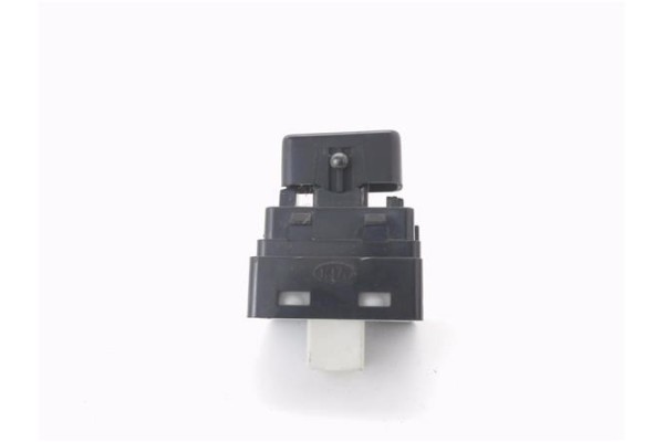Recambio de mando elevalunas delantero derecho para kia carnival 2.9 td referencia OEM IAM 621W04960  