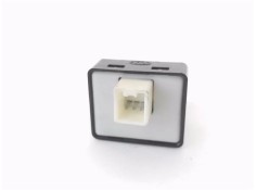 Recambio de mando elevalunas delantero derecho para kia carnival 2.9 td referencia OEM IAM 621W04960  