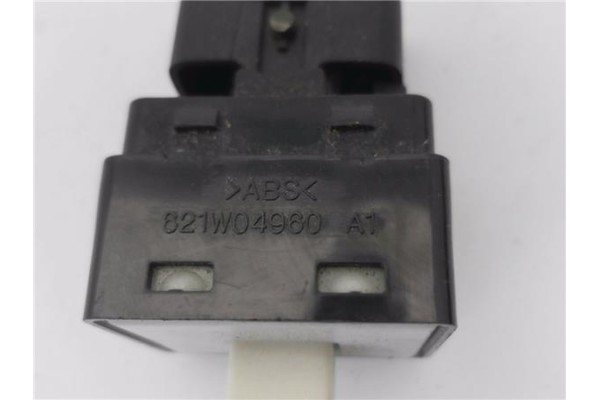 Recambio de mando elevalunas delantero derecho para kia carnival 2.9 td referencia OEM IAM 621W04960  