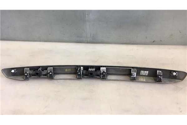 Recambio de moldura porton trasero para peugeot 308 sw 1.6 hdi referencia OEM IAM 96806028  