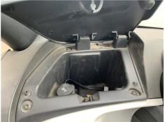 Recambio de tapa izquierda salpicadero para renault twizy eléctrico urban referencia OEM IAM 685B17230R  