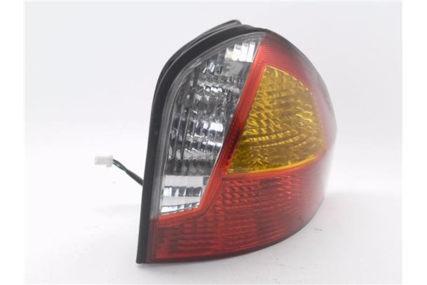 Recambio de piloto trasero derecho para hyundai santa fe (sm) 2.0 gls crdi 4x4 referencia OEM IAM 92402-26020  