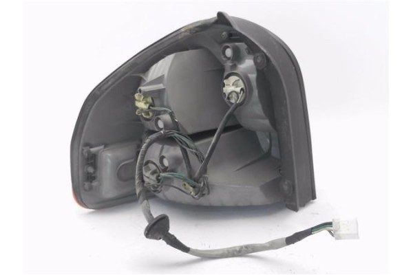 Recambio de piloto trasero derecho para hyundai santa fe (sm) 2.0 gls crdi 4x4 referencia OEM IAM 92402-26020  