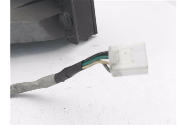 Recambio de piloto trasero derecho para hyundai santa fe (sm) 2.0 gls crdi 4x4 referencia OEM IAM 92402-26020  