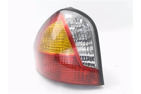 Recambio de piloto trasero izquierdo para hyundai santa fe (sm) 2.0 gls crdi 4x4 referencia OEM IAM 92401-26020  