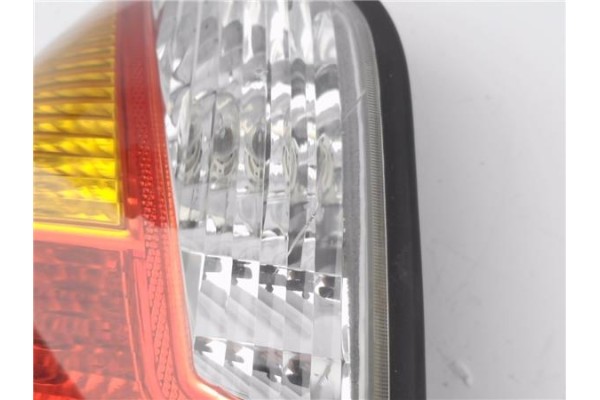 Recambio de piloto trasero izquierdo para hyundai santa fe (sm) 2.0 gls crdi 4x4 referencia OEM IAM 92401-26020  