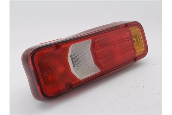 Recambio de piloto trasero derecho para iveco daily chasis 2.3 referencia OEM IAM 5802830029KZ  