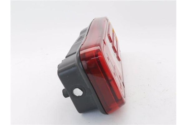 Recambio de piloto trasero derecho para iveco daily chasis 2.3 referencia OEM IAM 5802830029KZ  